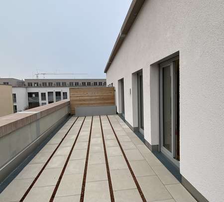 2 Zimmer: Dachterrassentraum ideal für Paare I Neubau mit Einbauküche