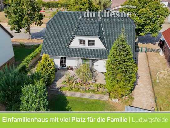 Stilvolles Einfamilienhaus, im Grünen, auf einem schönen 1.500m² Grundstück, direkt am Feld