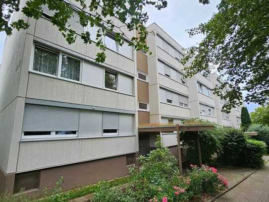 Ihr neues Zuhause: geräumige 4-Zimmer-Wohnung mit Wintergarten in zentraler Lage von Neckarweihingen