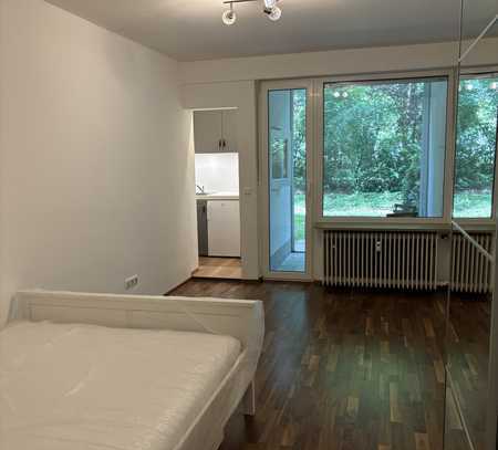 Sanierte 1-Zimmer-Terrassenwohnung in München Schwabing, Leopoldstraße