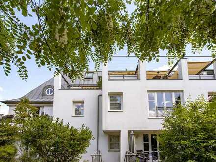 SICHERE GELDANLAGE: Sonnige Dachgeschosswohnung mit großzügiger Terrasse