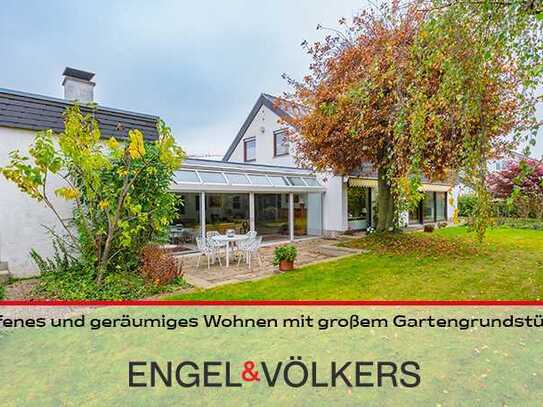 Wachenheim: Offenes und geräumiges Wohnen in Toplage mit großem Gartengrundstück!