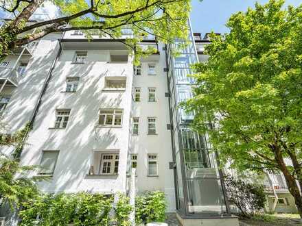 Charmante 4-Zimmer-Wohnung in denkmalgeschütztem Altbau mit Balkon zum ruhigen Innenhof