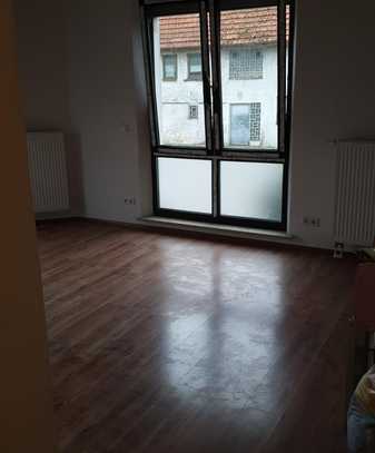 950 € - 75 m² - 3.0 Zi.