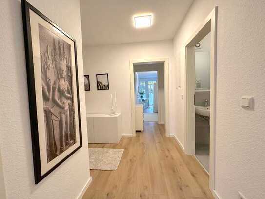 *Furnished room in a 4-persons-shared apartment foundation! * WG-Zimmer in 4er WG Neugründung!