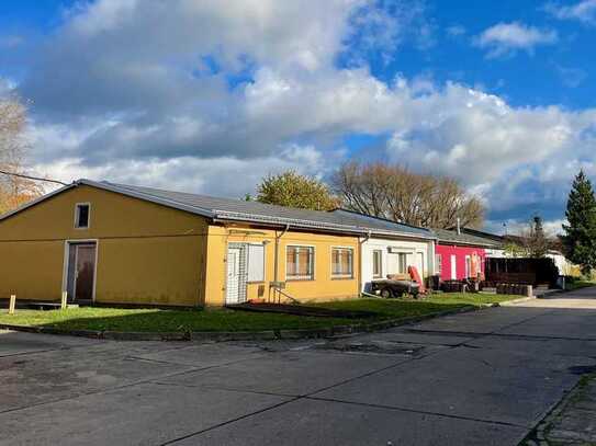 Gewerbehof mit 2 Lagerhallen, Nebengebäuden und Ausbaupotential in sehr guter Lage von Magdeburg