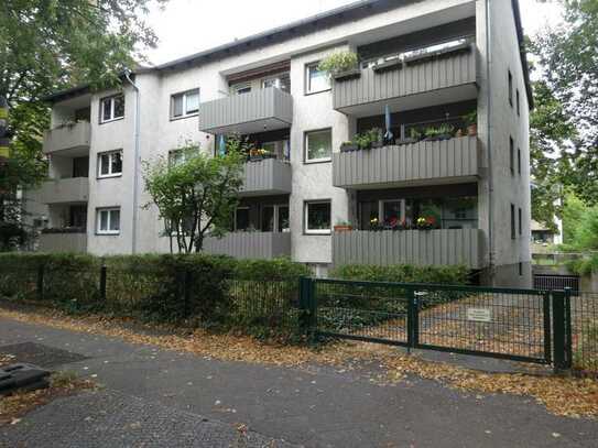 Bestlage Lichterfelde-West: Freie, moderne, ruhige und sonnige 2-Zimmer Wohnung mit Tiefgaragenplatz