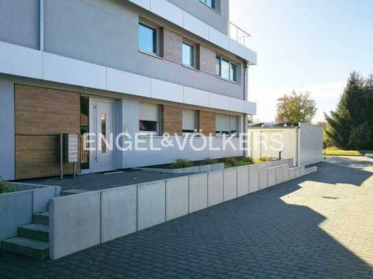 MODERNE TERRASSENWOHNUNG MIT EINBAUKÜCHE