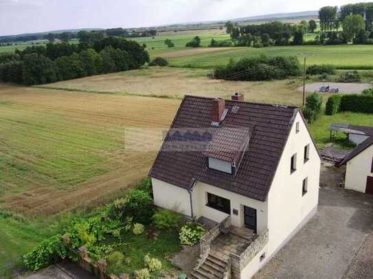 *Provisionsfrei* Attraktives Einfamilienhaus in ruhiger Feldrandlage auf eigenem Grundstück