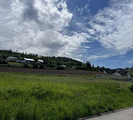 Ideal gelegenes Baugrundstück in Uko - Gewerbe erwünscht