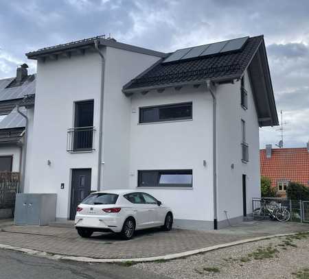 MARKT SCHWABEN helle 2-ZIMMER-DG-WOHNUNG MIT DACHTERRASSE IN 3-FAM.-HAUS