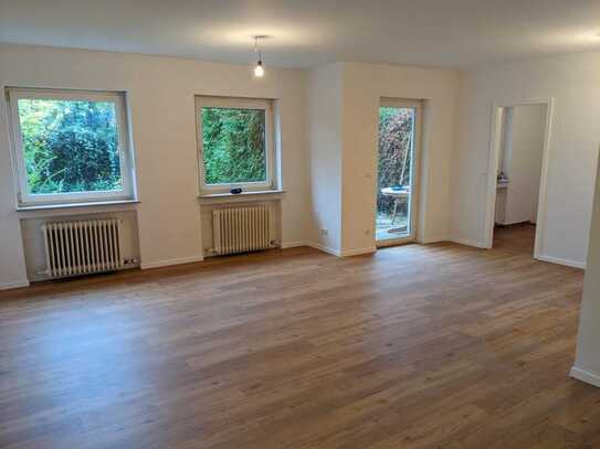 Frisch renovierte, geräumige Einraumwohnung in Germering