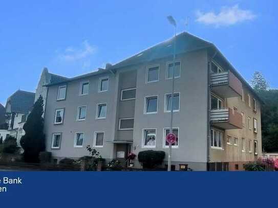 Erdgeschosswohnung mit Balkon und Carport