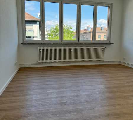 Top-Sanierte 3-Zimmer-Wohnung mit Balkon / nähe Hauptbahnhof