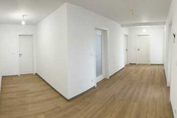 Sanierte 4-Zimmer-Wohnung mit gehobener Innenausstattung zur Miete in Giesen OT Emmerke