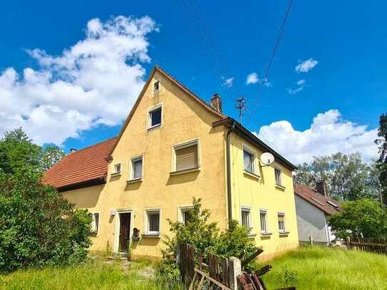 Bauernhaus mit Nebengebäuden auf 1.767 m² Grund in ruhiger Wohnsiedlung in Regelsweiler