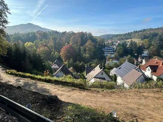 Erstklassiges Haus mit exklusivem Panoramaausblick u. toller Raumaufteilung in top Lage!