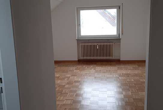 1-Zimmer-Appartement DG in Stuttgart- Weilimdorf