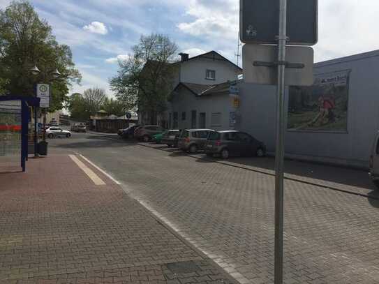 Direkt im Bahnhof Bad Camberg! Große Halle für Lagerverkauf/Einzelhandel!