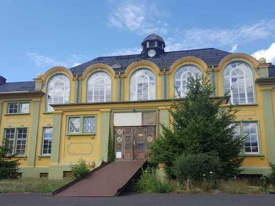 Mehrfamilienhaus Barocker Manier in Waldalgesheim