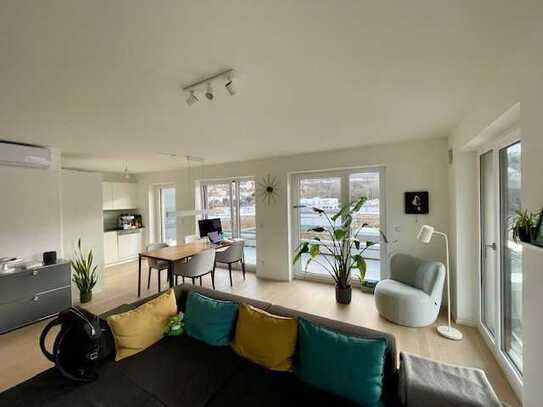 Exklusive, neuwertige 2-Zimmer Wohnung mit EBK und Dachterrasse im Stuttgarter Westen