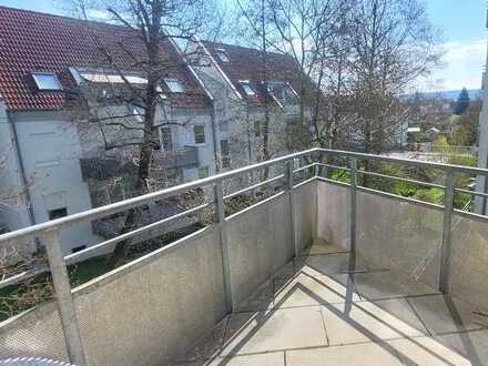 Ruhige, helle 1,5 Zimmer-Wohnung mit Balkon und Aufzug sucht neuen Eigentümer