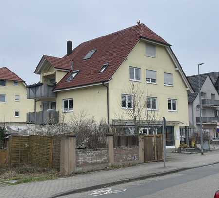 Geschmackvolle 4-Raum-Wohnung mit Balkon und Einbauküche in Viernheim