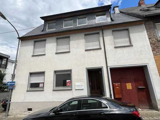 Teilweise sanierungsbedürftiges 2 ½-geschossiges 2-Familienhaus in Treis-Karden