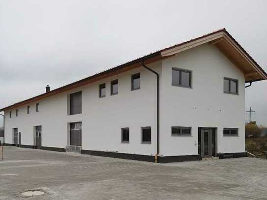 Neubau / Erstbezug Bürofläche mit Werkstatt und Außenflächen im Gewerbegebiet von Surheim