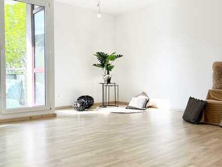 ++SOFORT EINZIEHEN++NEUES BAD++NEUE EBK++SKYLINE-Blick++ tolle 2-Zi-Wohnung im Zentrum Frankfurts!