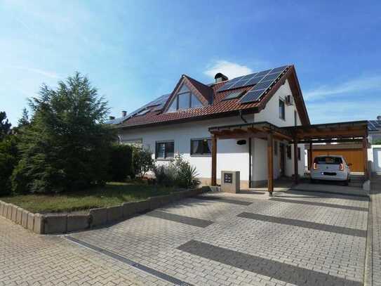 PF-Huchenfeld - Top Wohnlage - Stattliches 1-Fam.-Haus mit ELW mit Carport und Doppelgarage!