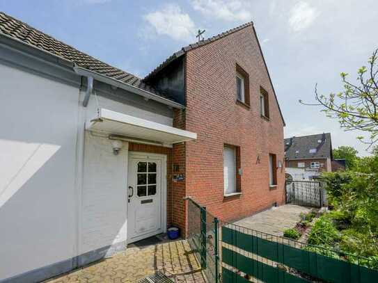 Vielseitiges Einfamilienhaus mit 3 Garagen in Grevenbroich Kapellen
