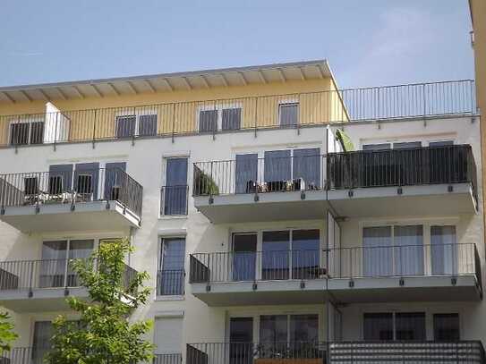 Attraktive, helle 2-Zimmer Penthouse-Wohnung mit großzügiger Dachterrasse