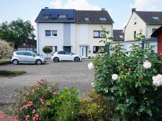 Ein Wohntraum - Doppelhaushälfte mit wunderschönen Garten und Garage