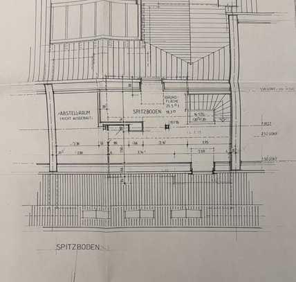 Ansprechende und modernisierte 6-Zimmer-Wohnung mit geh. Innenausstattung mit Balkon