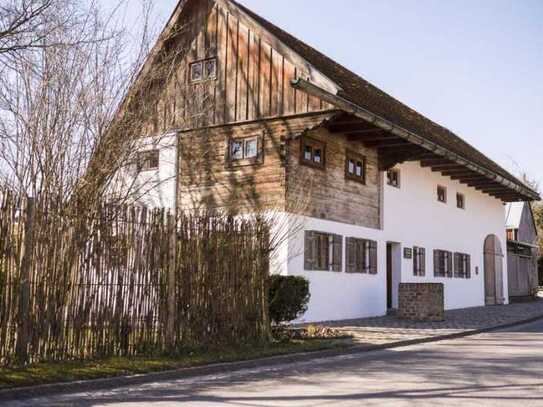 Immobilie für Liebhaber: Denkmalgeschütztes Bauernhaus in Allershausen