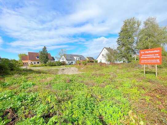 Freies erschlossenes Grundstück mit Baugenehmigung für EFH, DH, RH in schöner Lage von Hallbergmoos