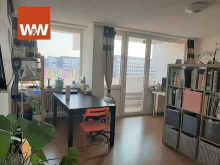 Helle 1-Zimmer-Wohnung mit großem Balkon