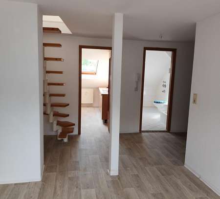 2 Zimmer Maisonette Wohnung mit Einbauküche im Dachgeschoss