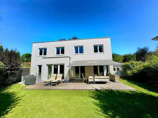 Freistehende 6 Zimmer Bauhaus-Villa auf großzügigem sonnigem Grundstück in Gräfelfing PROVISIONSFREI