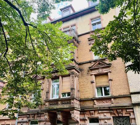 Traumhafte Hochparterre-Wohnung im Kulturdenkmal mit Blick auf Sonntagplatz