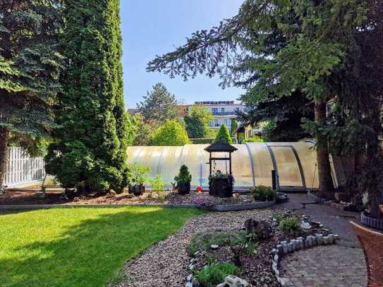 Ihr Traumhaus mit Pool und Wintergarten in ruhiger Lage von Leipzig