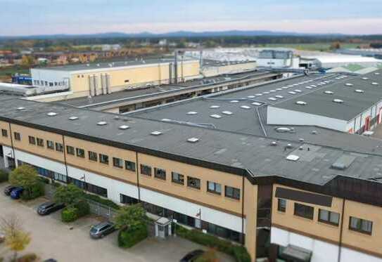 Betriebs- und Produktionsgelände mit Hallen und Büroflächen in Schwandorf