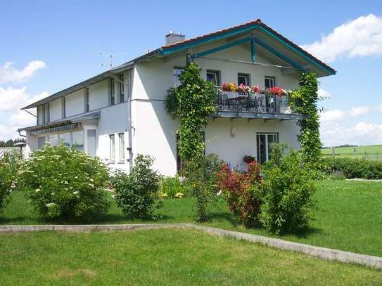 Wohlfühlen in einer sehr schönen Etagenwohnung mit sonnigem Südbalkon.