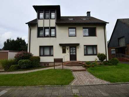Mehr als nur eine Wohnung! 4,5 Zimmer, Nutzflächen, Terrasse, fast 
500m2 Garten, Garage