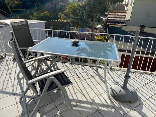 Gepflegte 3-Raum-Wohnung mit Balkon und Einbauküche in Oftersheim