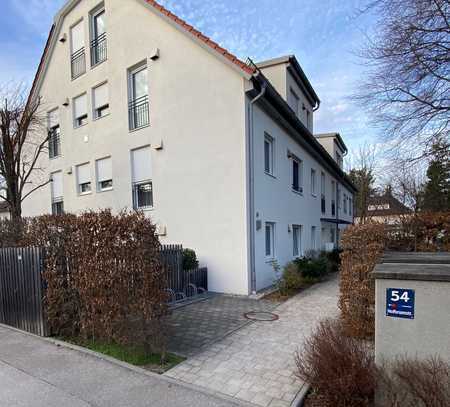 Wunderschöne DG-Wohnung im Maisonette-Stil mit Dachterrasse in München-Solln