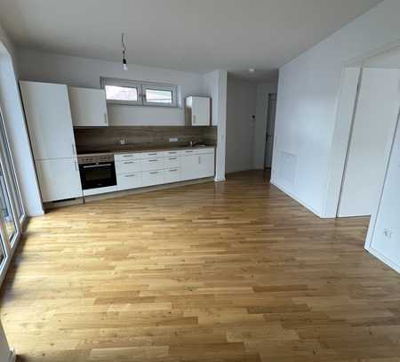 Tolle Wohnung im Neubau mit hochwertiger Ausstattung, Aufzug und Balkon!