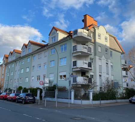 Schöne Wohnung mit Balkon und Einbauküche in Frankfurt - Nied
