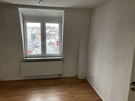 Neu-Kernasanierte 3-Zimmer-Wohnung in Selb